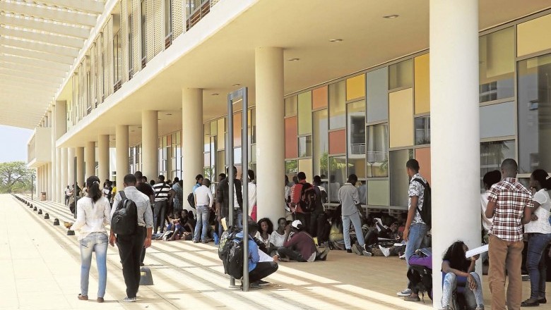 Aumento da Propina e da Corrida de Táxi Eleva o Custo dos Estudos Superiores em Angola