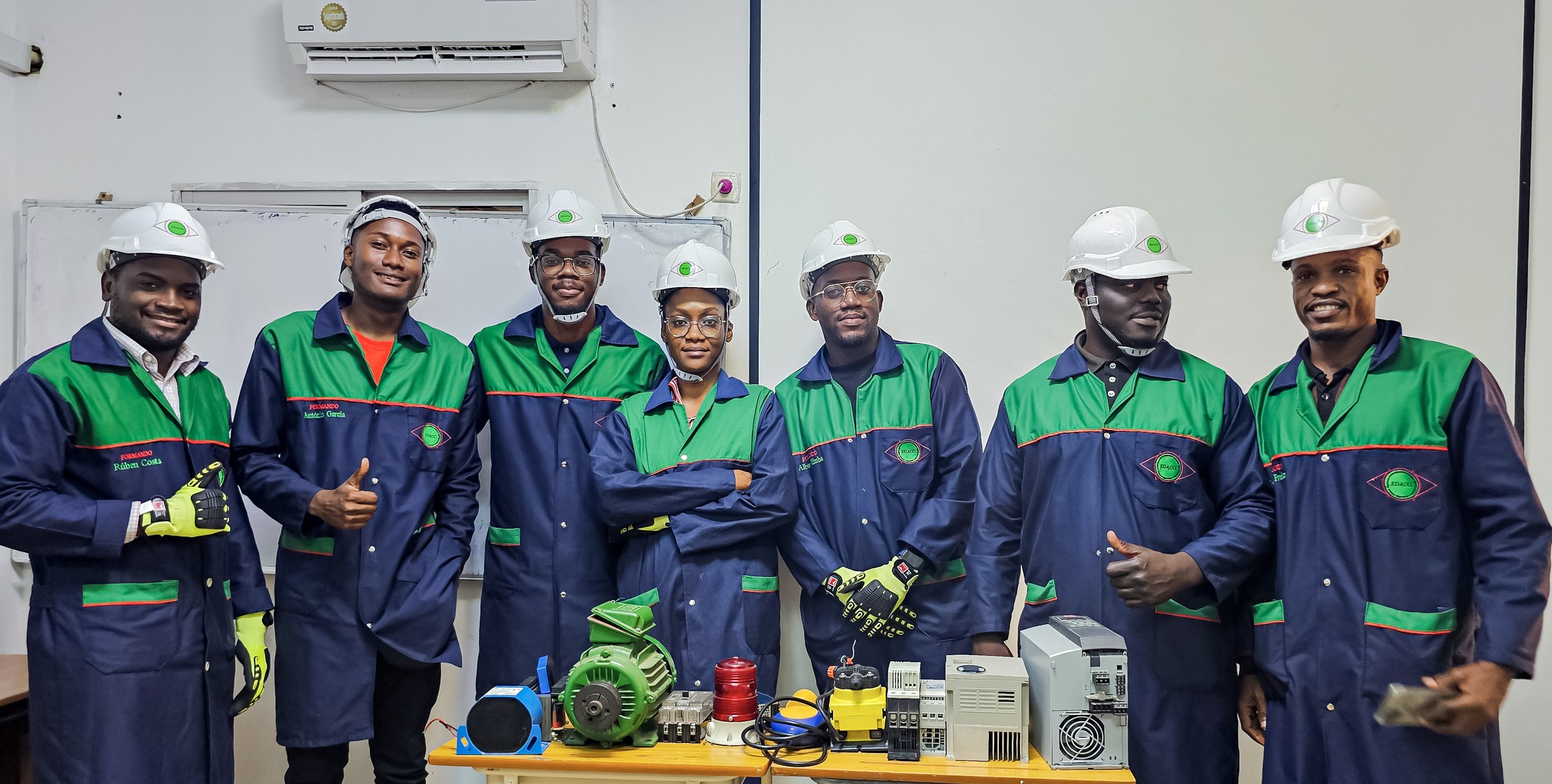 Finalistas do Curso Técnico de Electricidade de Manutenção Industrial Pela EDACO Edição 2025 | EDACO - LUANDA